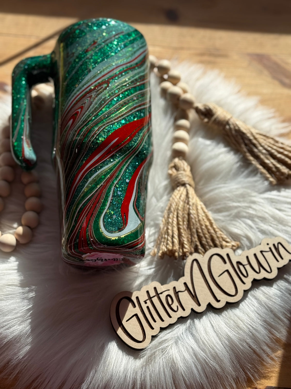 25. 30oz Grippy – Evergreen Hydrodip with Christmas cow