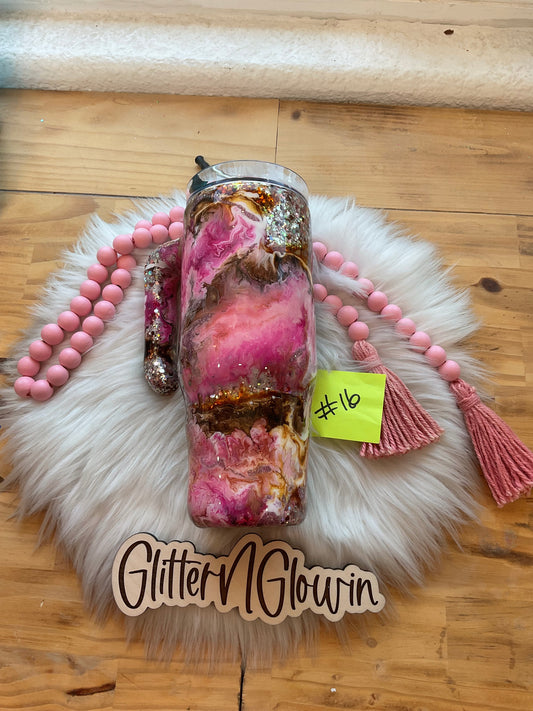 16. 30oz Grippy Handle – Pink latte