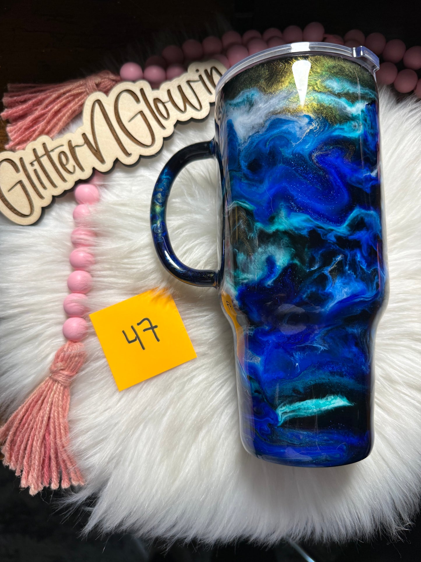 47. 24 oz Tipsy Traveler – Inks blues over black base