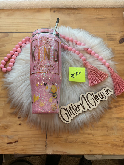 26. 30oz Clipmate – Bubblegum glitter w/ bees