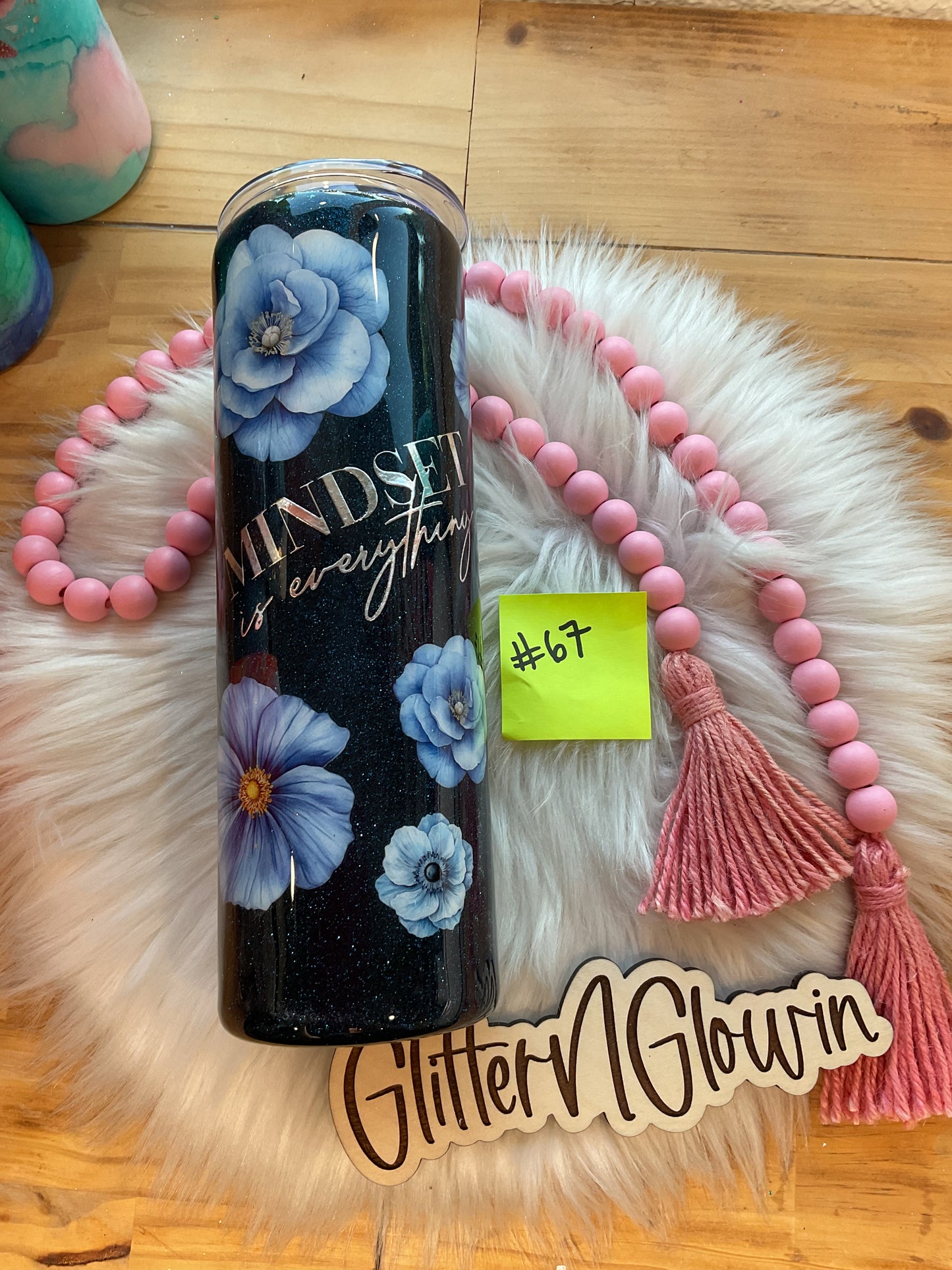 67. 30 oz Skinny– Navy blue glitter w/ blue flowers
